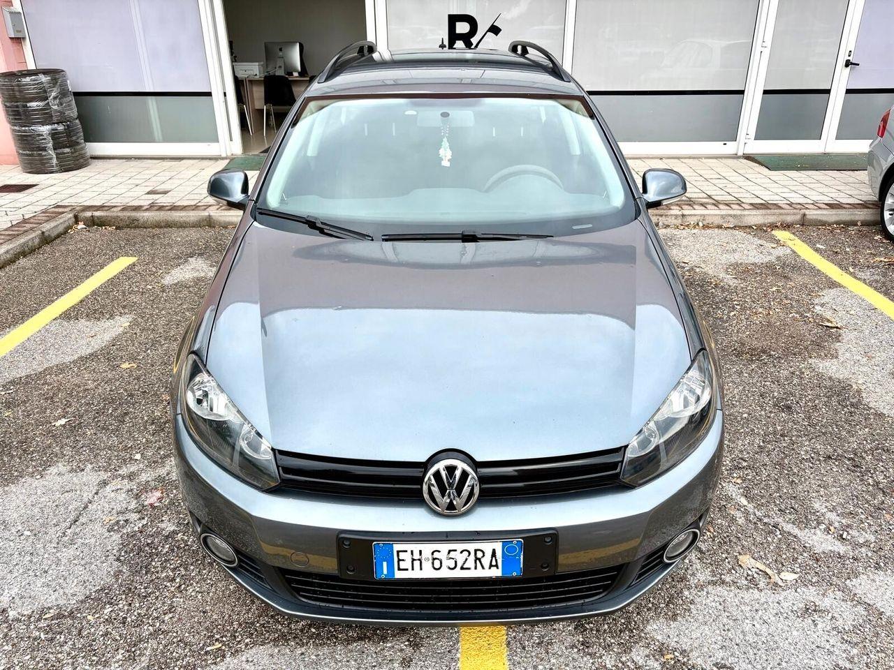 Volkswagen Golf 2011 — вигляд ззаду