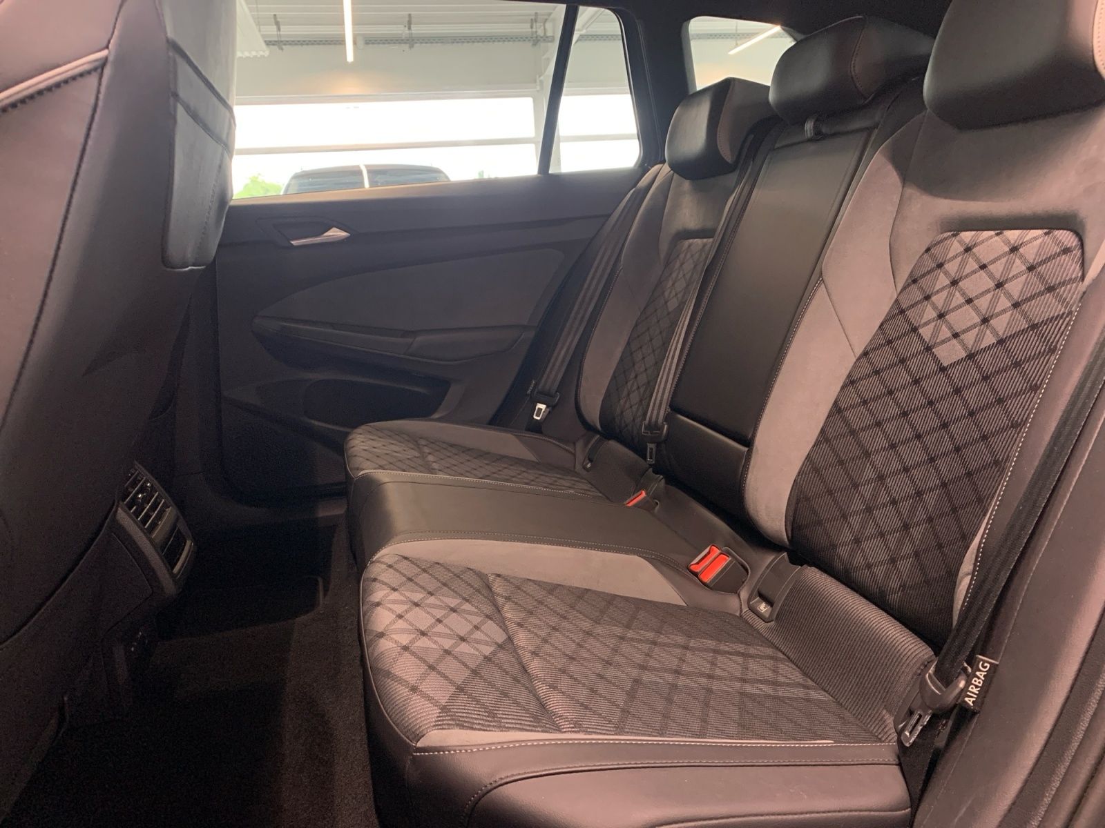 Volkswagen Golf - Bild 10