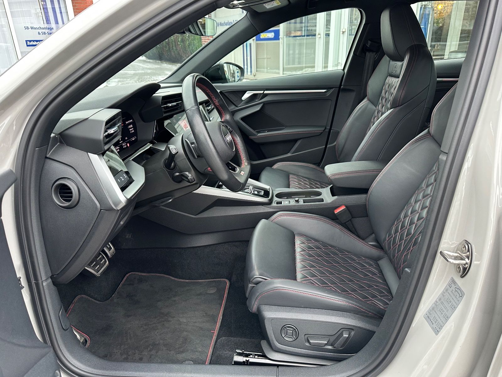 Fahrzeugabbildung Audi S3 Sportback 2.0 TFSI quattro Matrix/Business