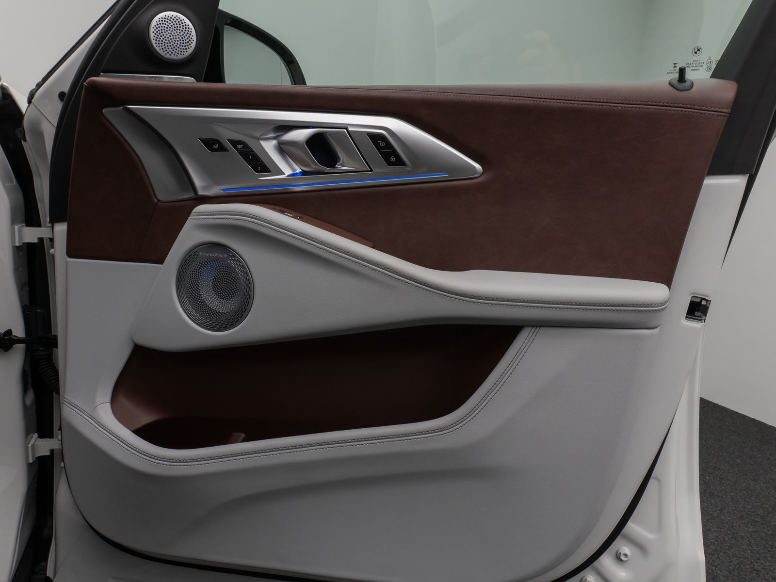 Fahrzeugabbildung BMW XM Individual M Sitze DAB B&W Massage SoftClose