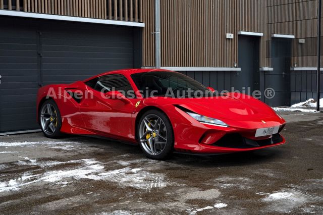 Ferrari F8 Tributo LIFT, KAMERA, JBL