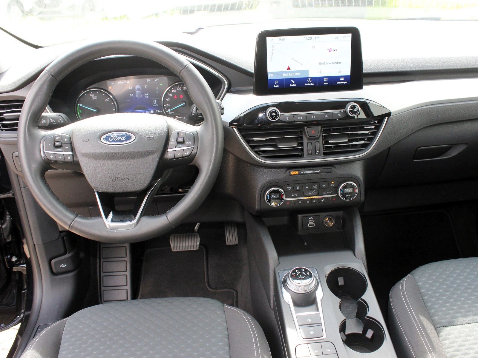 Fahrzeugabbildung Ford Kuga Plug-In Hybrid Cool & Connect