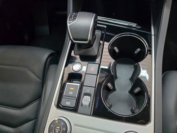 Volkswagen Touareg - 11