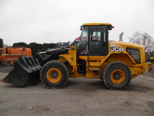 JCB 437