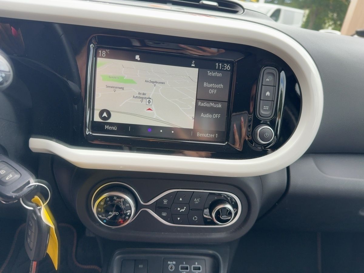 Fahrzeugabbildung Renault Twingo E-TECH 100% el. VIBES GJR, Faltdach el.