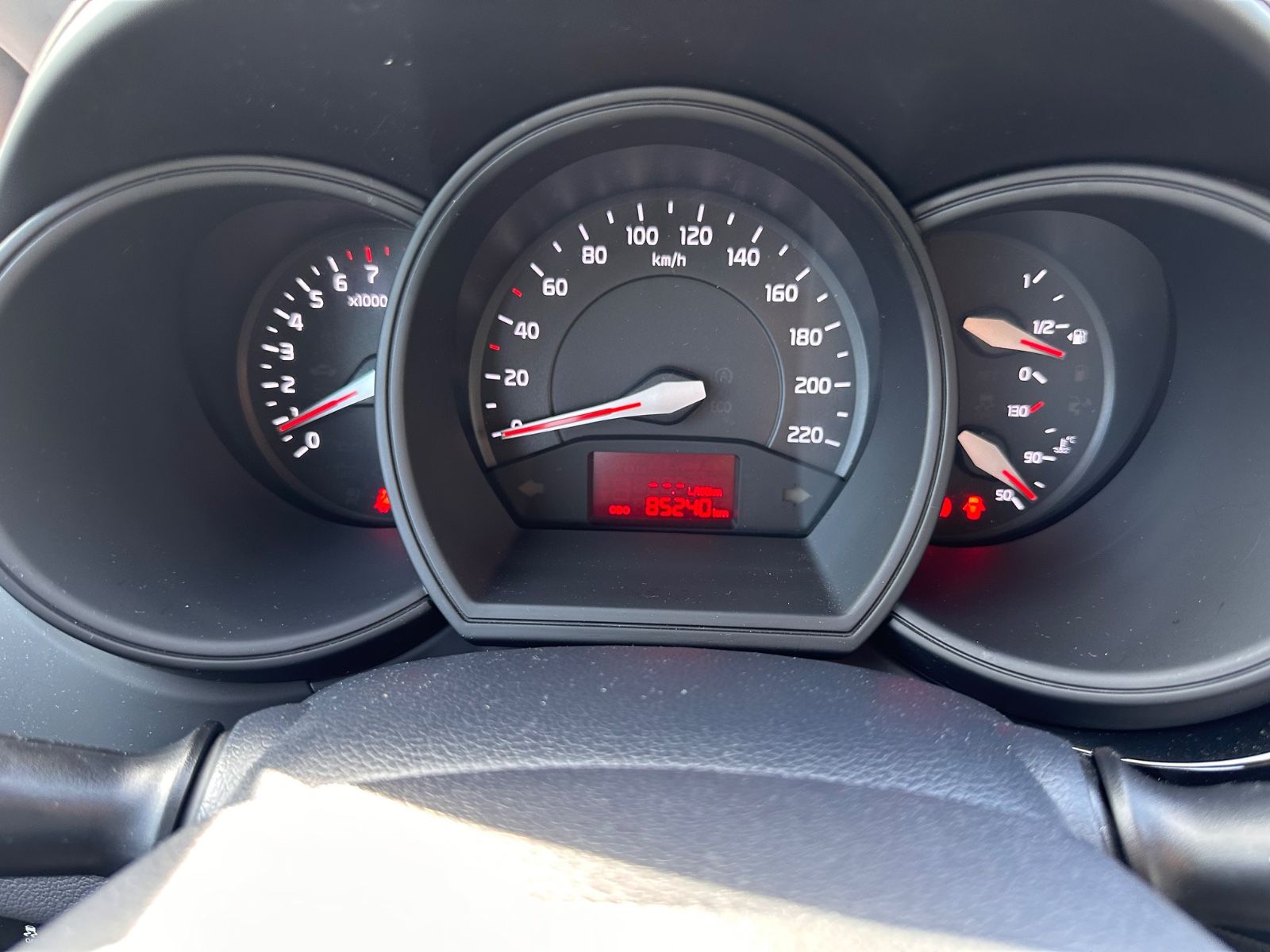 Fahrzeugabbildung Kia Rio 1.2 Sensation Klima/Allwetter/Bluetooth