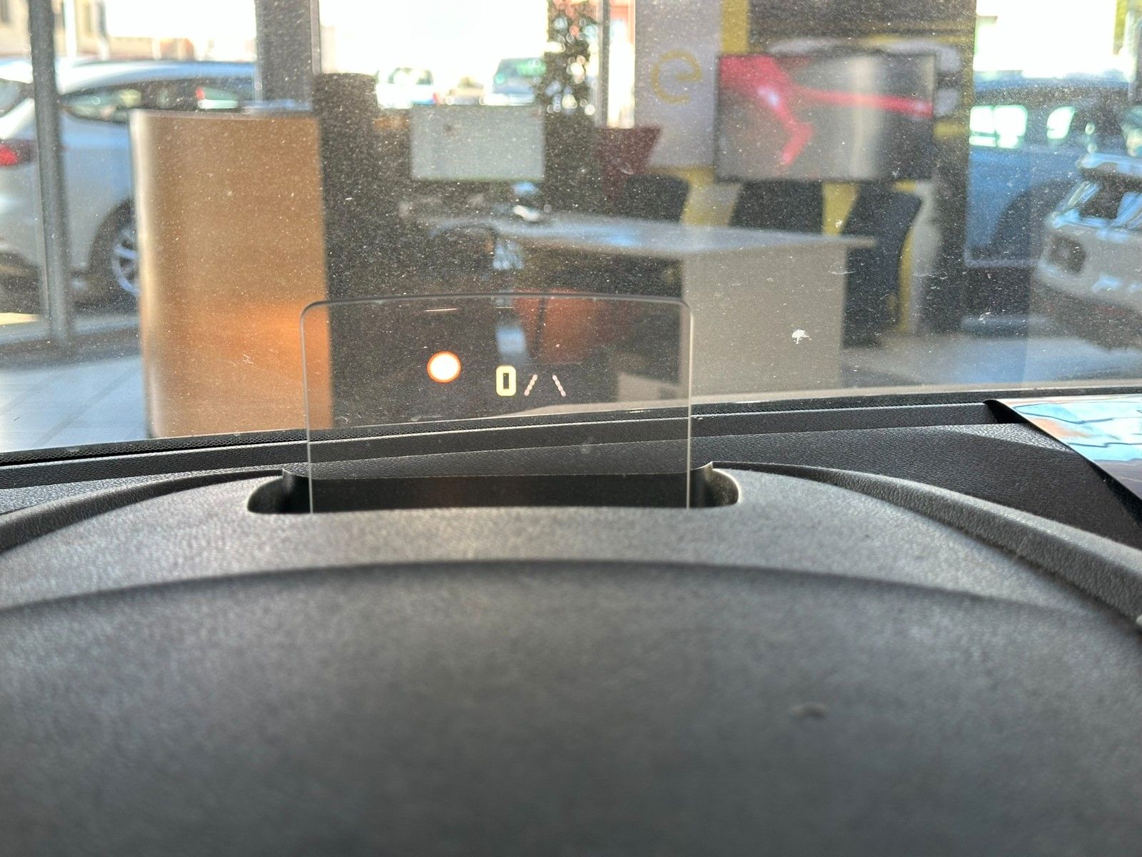 Fahrzeugabbildung Citroën Berlingo Shine M 1.2T NAVI/HEAD-UP/PDC+CAM/AHK