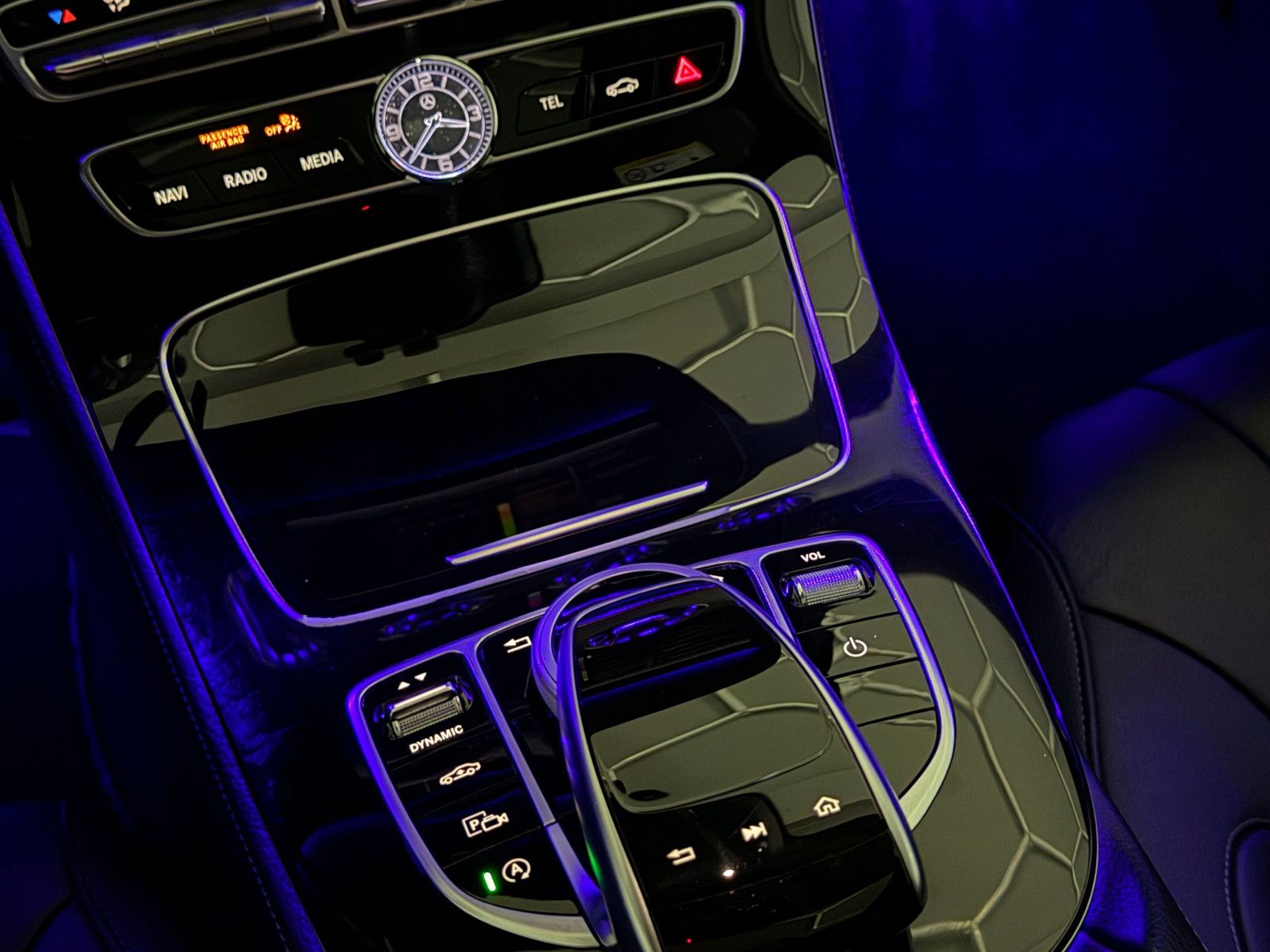 Fahrzeugabbildung Mercedes-Benz CLS 350 d 4Matic AMG-LINE/HuD/eGSD/DISTRONIC+