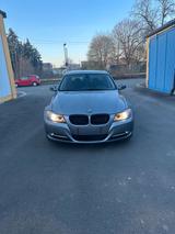 BMW E90 LCI 318i - BMW 318: E90