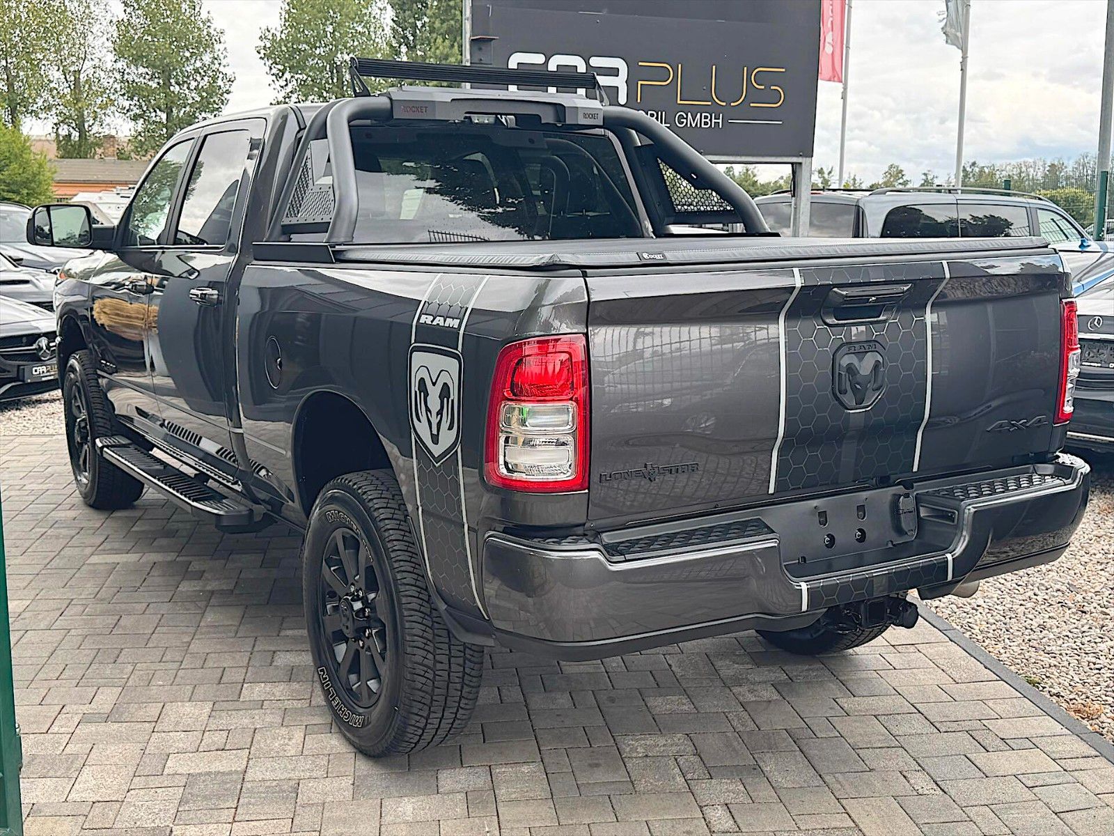 Fahrzeugabbildung Dodge RAM 2500 6.4 HEAVY DUTY OFFROAD CrewCab 4x4 LED