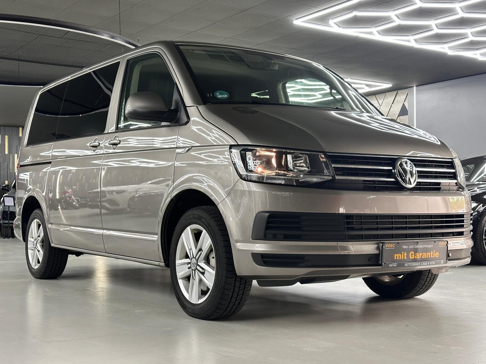 Volkswagen T6 Multivan Comfortline 2.0 TDI DSG AHK SHZ CAM foto 3