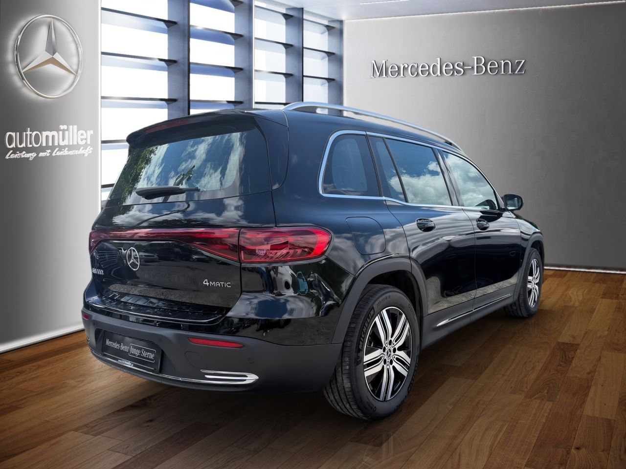 Fahrzeugabbildung Mercedes-Benz EQB 300 4M BONUS+AHK+FAHRASS+LHZ+CARPLAY+ALLRAD+
