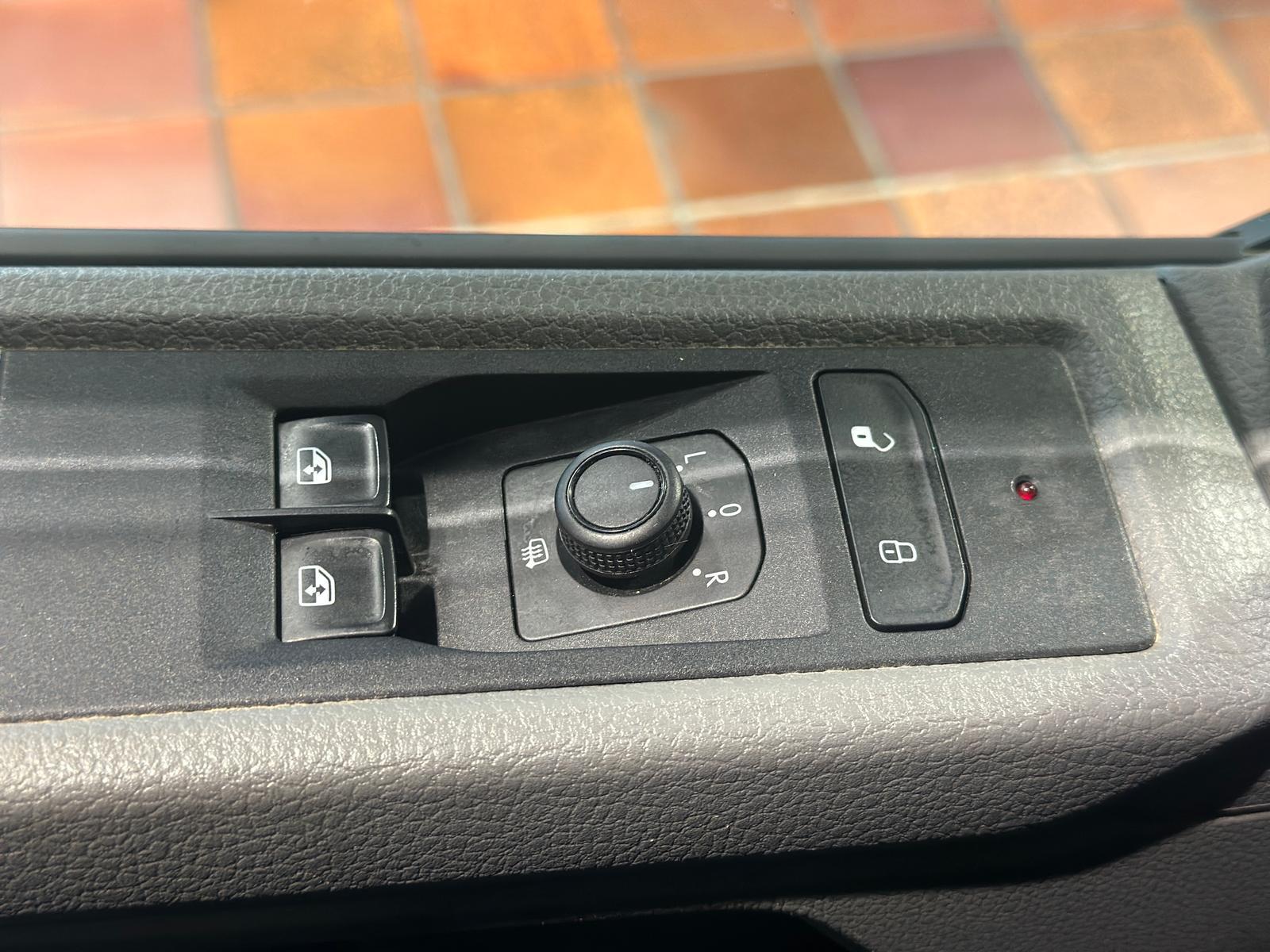 Volkswagen T6.1 DOKA PRITSCHE LANG KLIMA TEMPOMAT SITZHEIZU