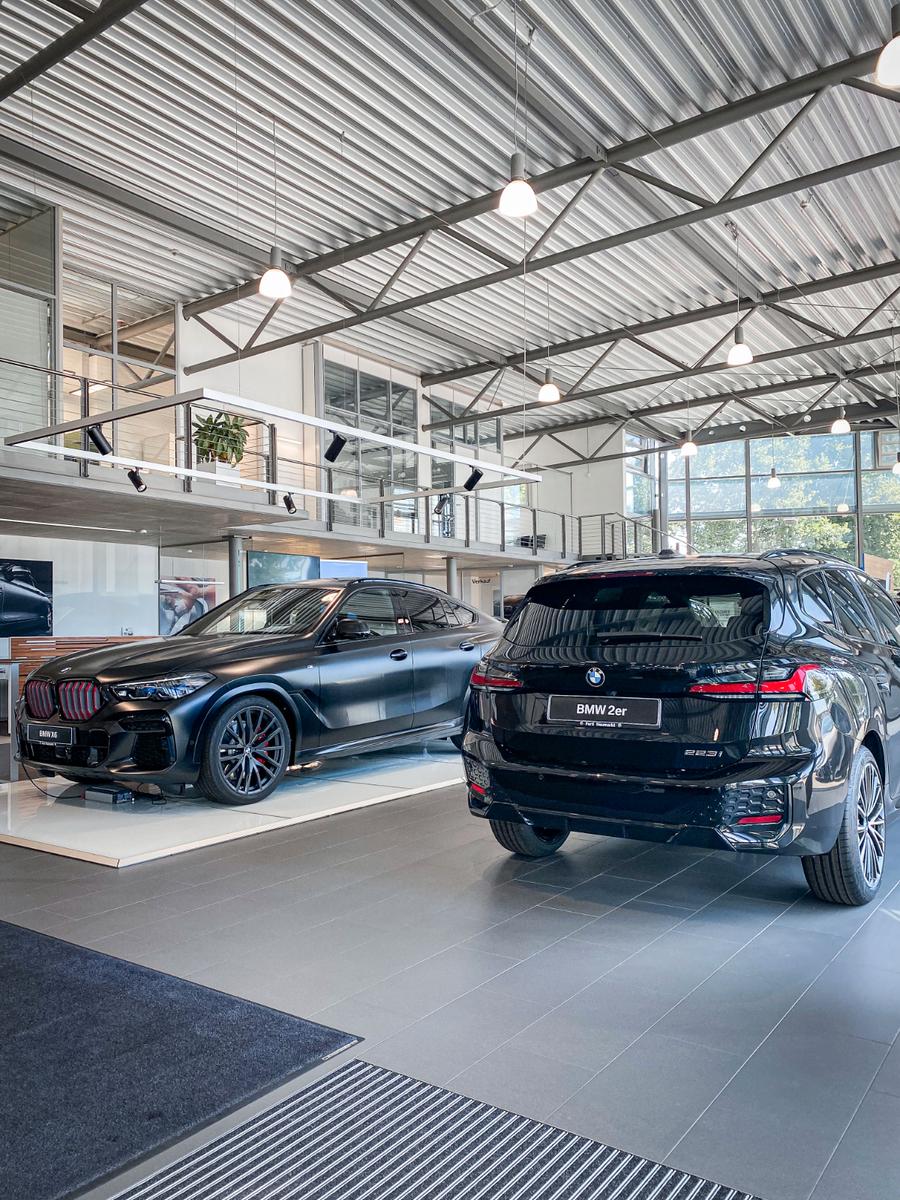 showroom-image-main