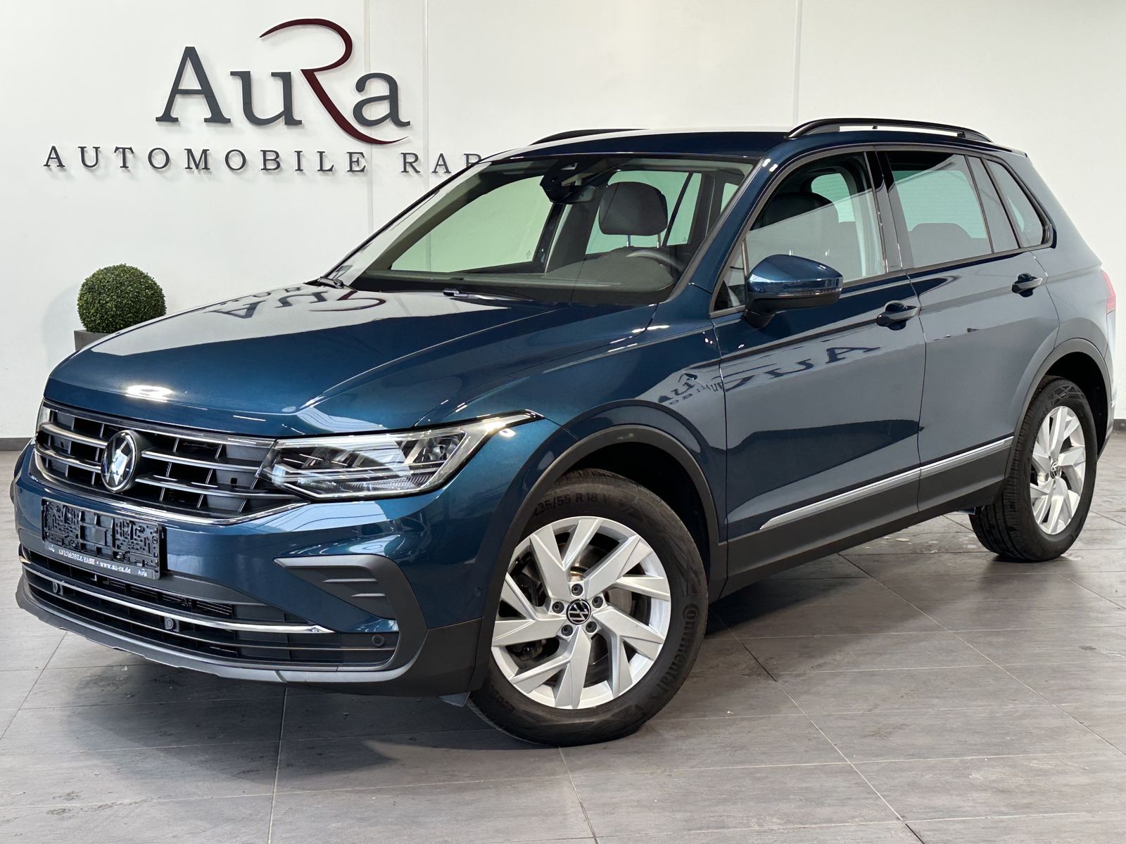 Fahrzeugabbildung Volkswagen Tiguan 2.0 TDI DSG Life 4Motion NAV+LED+ACC+AHK