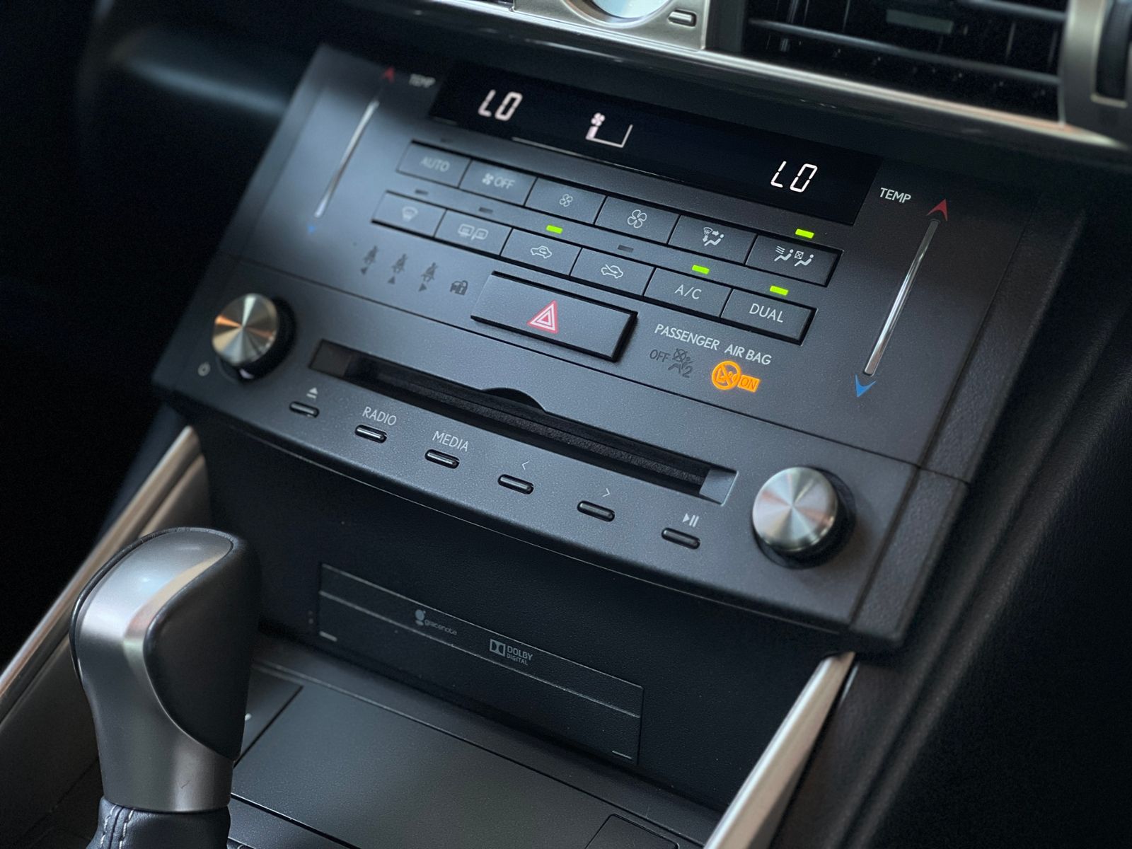 Fahrzeugabbildung Lexus IS 300h Executive Line LED NAV SHZ