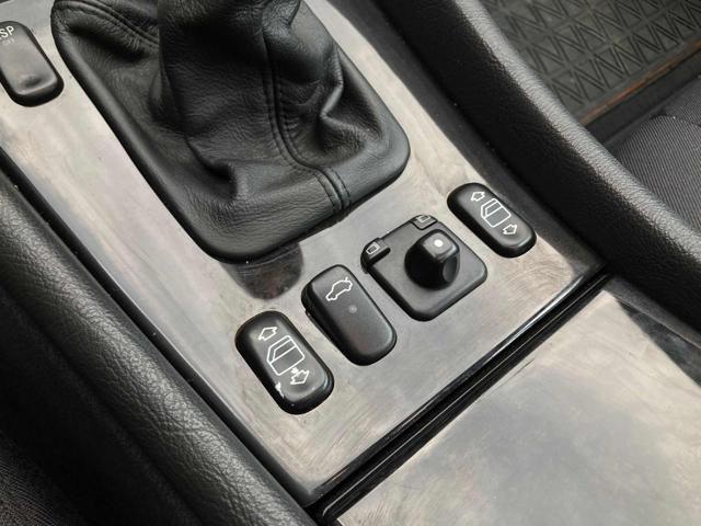 Mercedes-Benz CLK 230