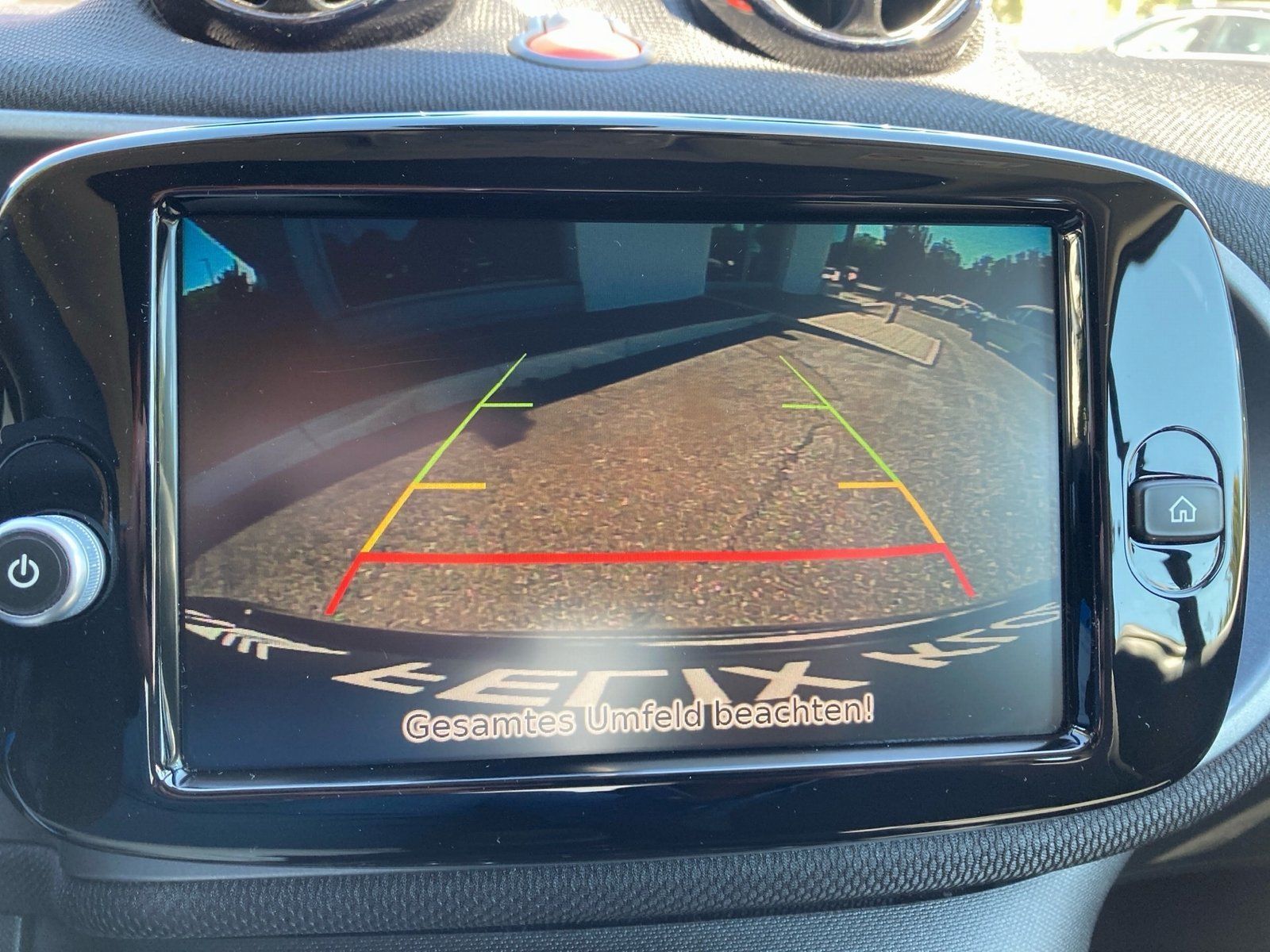 Fahrzeugabbildung Smart smart EQ fortwo Exclusive*Pano*Kamera*PDC*LED*22