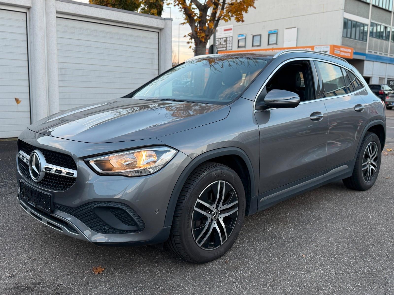 Mercedes-Benz GLA 200 d 8G-DCT *1te Hand*ACC*KAMERA*