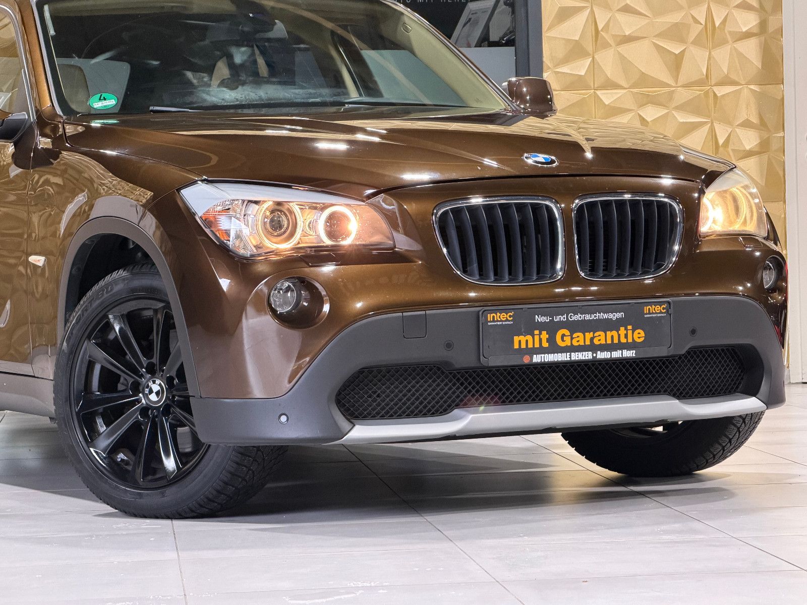 Fahrzeugabbildung BMW X1 20 i sDrive/NAVI/LEDER/XENON/KAMERA