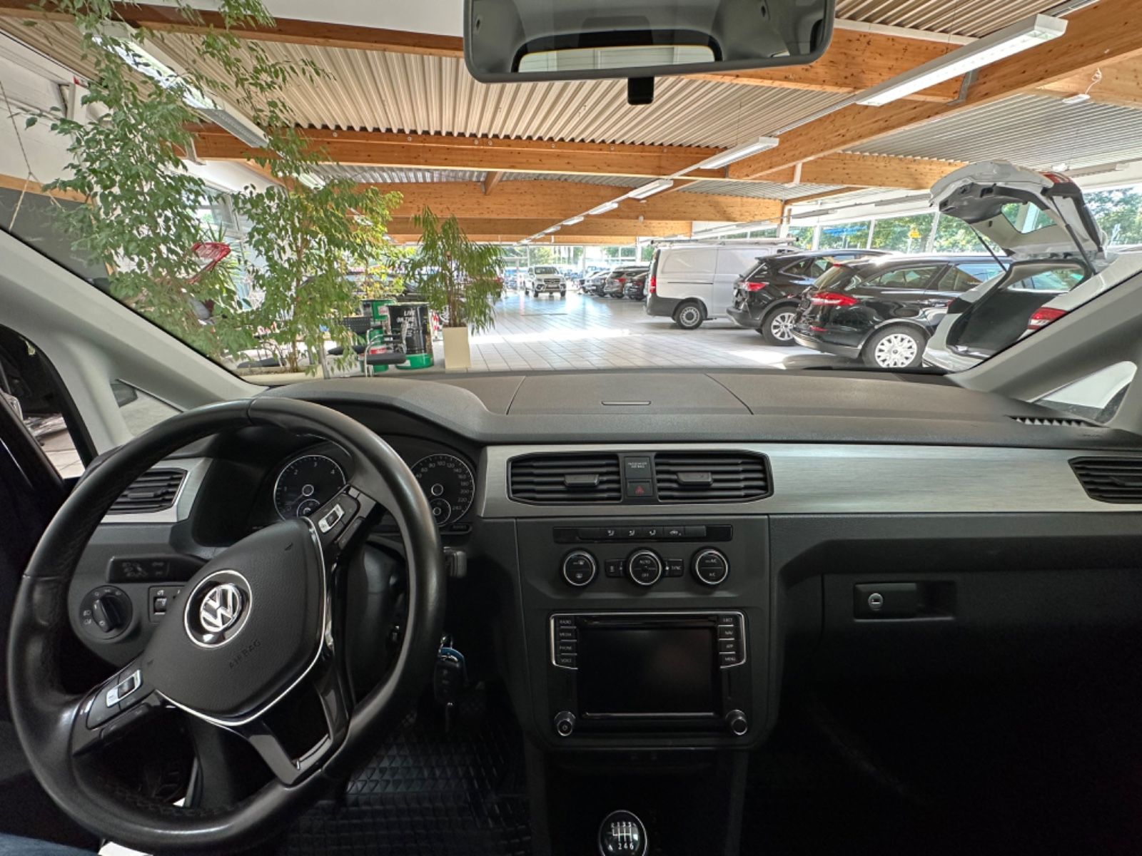 Fahrzeugabbildung Volkswagen Caddy PKW Trendline BMT 4Motion*Klima*