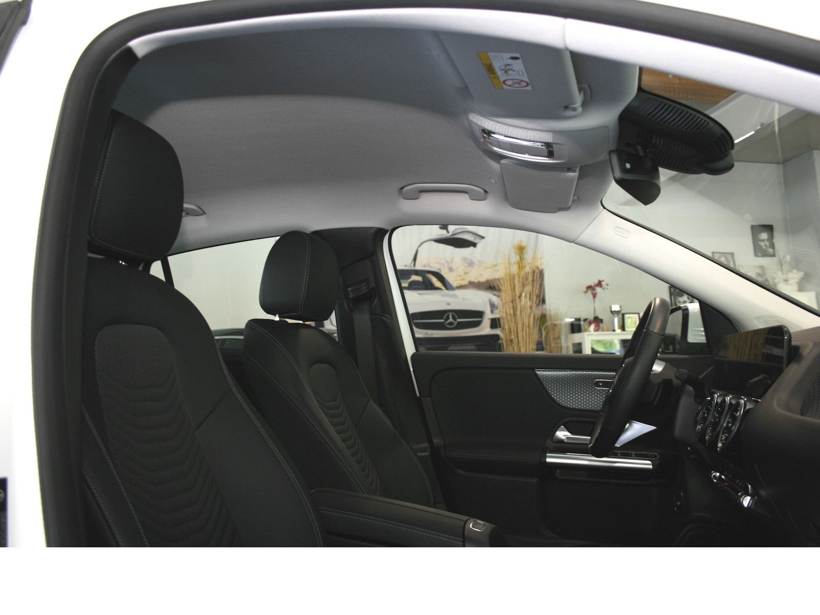 Fahrzeugabbildung Mercedes-Benz GLA 180 Progr. Advanced *Winter-Paket*Kamera