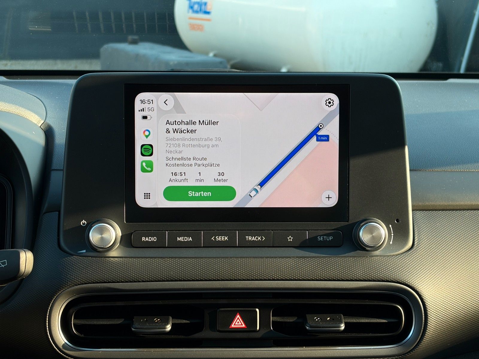 Fahrzeugabbildung Hyundai KONA E Select ACC Cam PDC LFA LKA LHZ SHZ