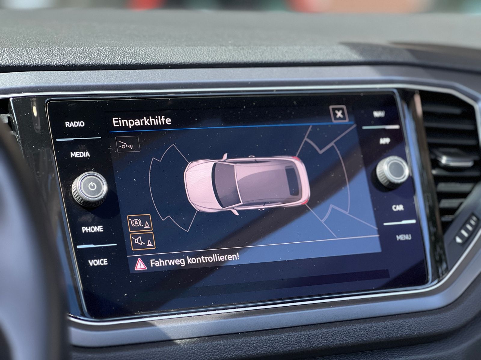 Fahrzeugabbildung Volkswagen T-Roc Cabriolet R Line Black AHK BEATS KEYLESS