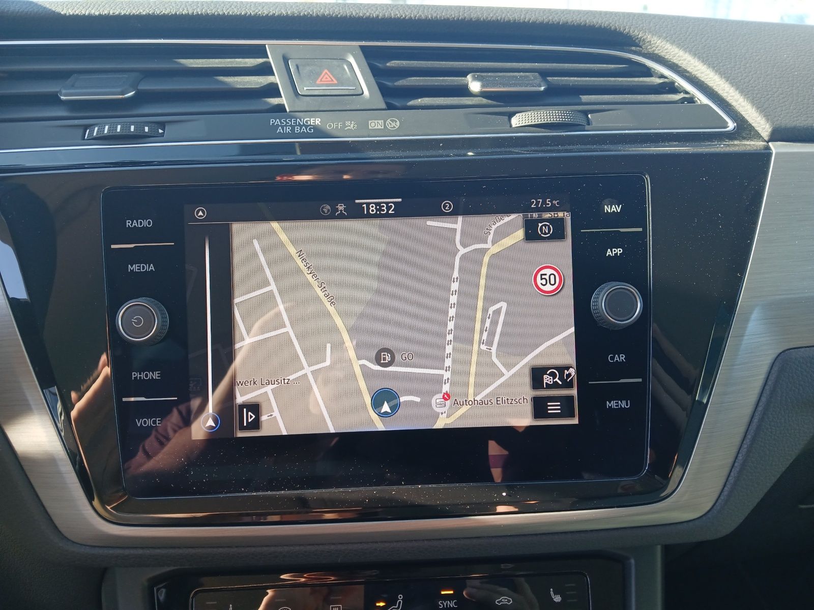 Fahrzeugabbildung Volkswagen Touran TSI Comfortline 7-Si Navi AID ACC PDC SH