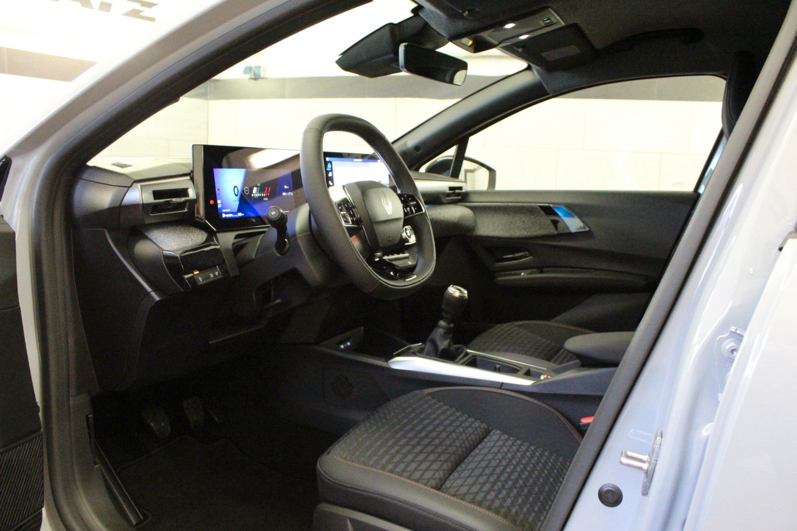 Fahrzeugabbildung Renault Clio TCe 115 Techno *Winter*Safety-Paket*