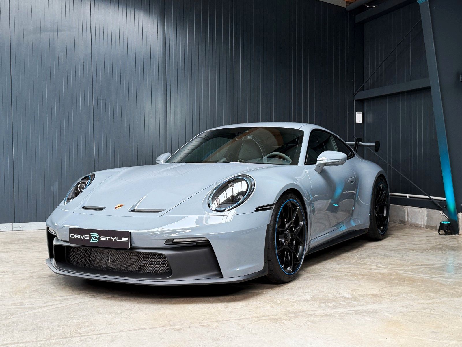 Fahrzeugabbildung Porsche 992 GT3 + Clubsp. + Approved + Lift + Artic Grey