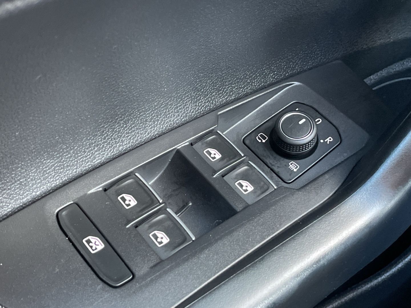 Polo 1.0 TSI DSG Style Kamera/App-Connect/Matrix