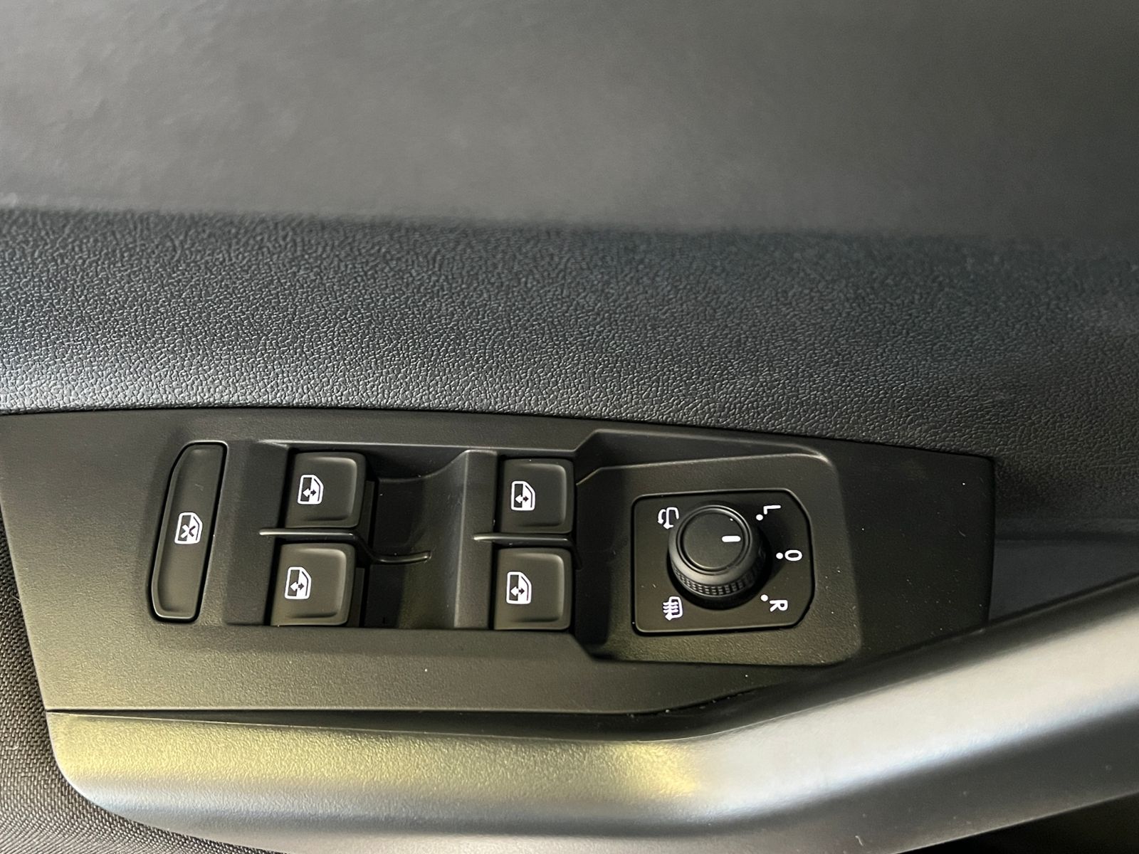 Fahrzeugabbildung Volkswagen Taigo Life 1.5 TSI DSG *IQ.Light, App-Connect, 1