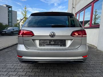 Volkswagen Golf - 6