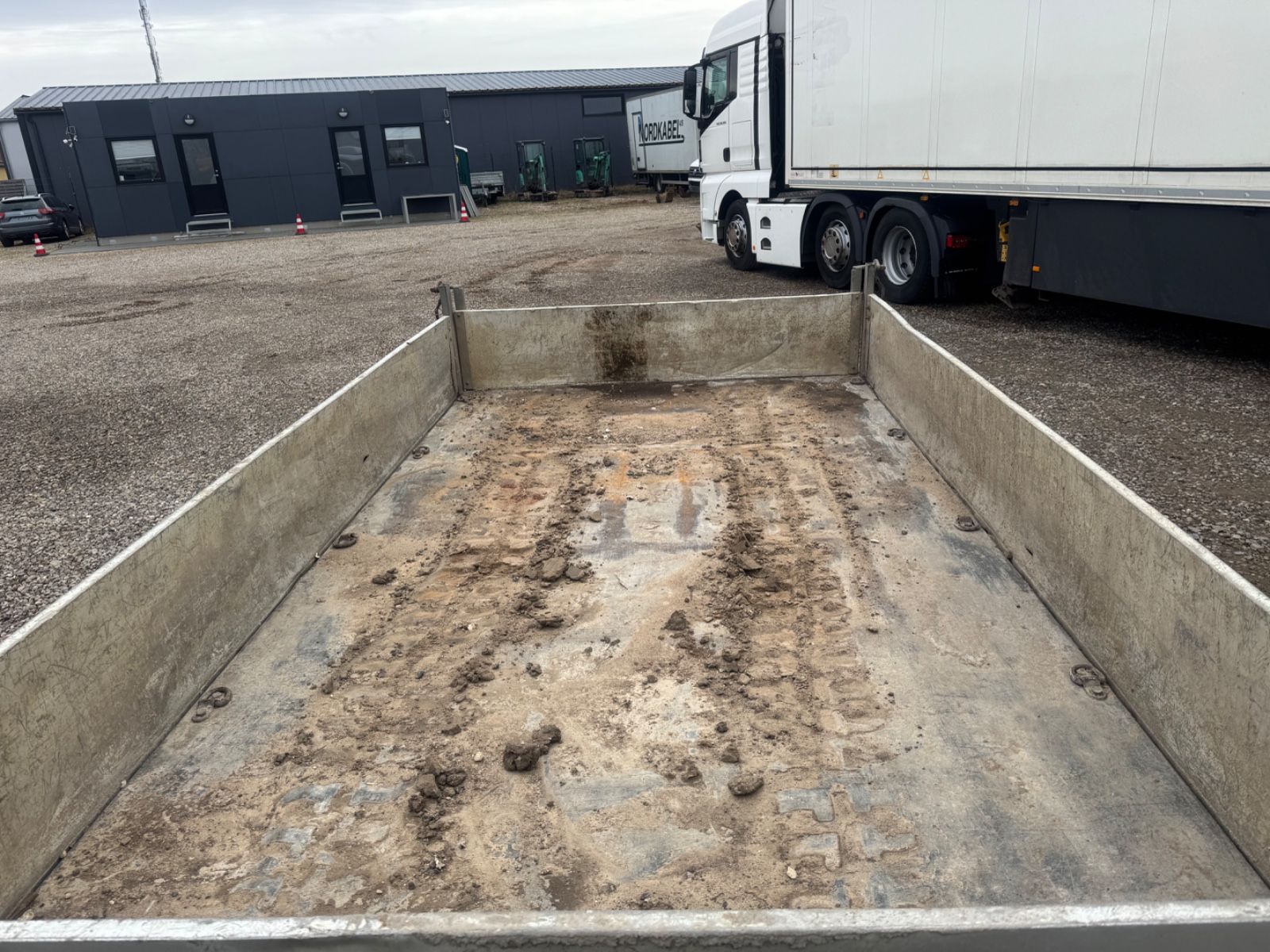 Fahrzeugabbildung Humbaur HTK 3500