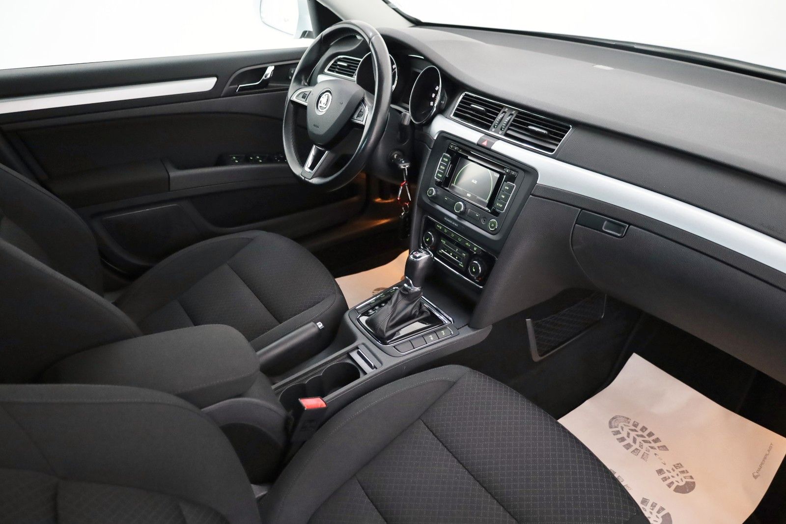 Fahrzeugabbildung SKODA Superb Combi Exclusive 4x4 Navi,Xenon,SH,PDC,+WR