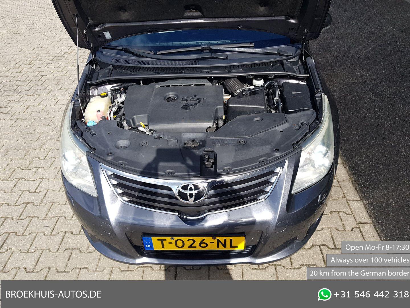Toyota Avensis 2011 — photo 10