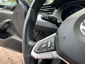 Bild 12 VW Passat Lim. *DGS*PANOdach*Masagesitz*