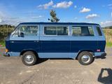 Volkswagen T3 Caravelle/Vanagon GL - blaue Volkswagen T3 Caravelle