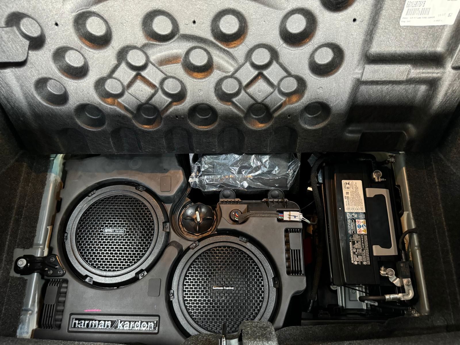 Fahrzeugabbildung Dodge CHALLENGER HELLCAT JAILBREAK-LAGUNA-YELLOW CAL.-