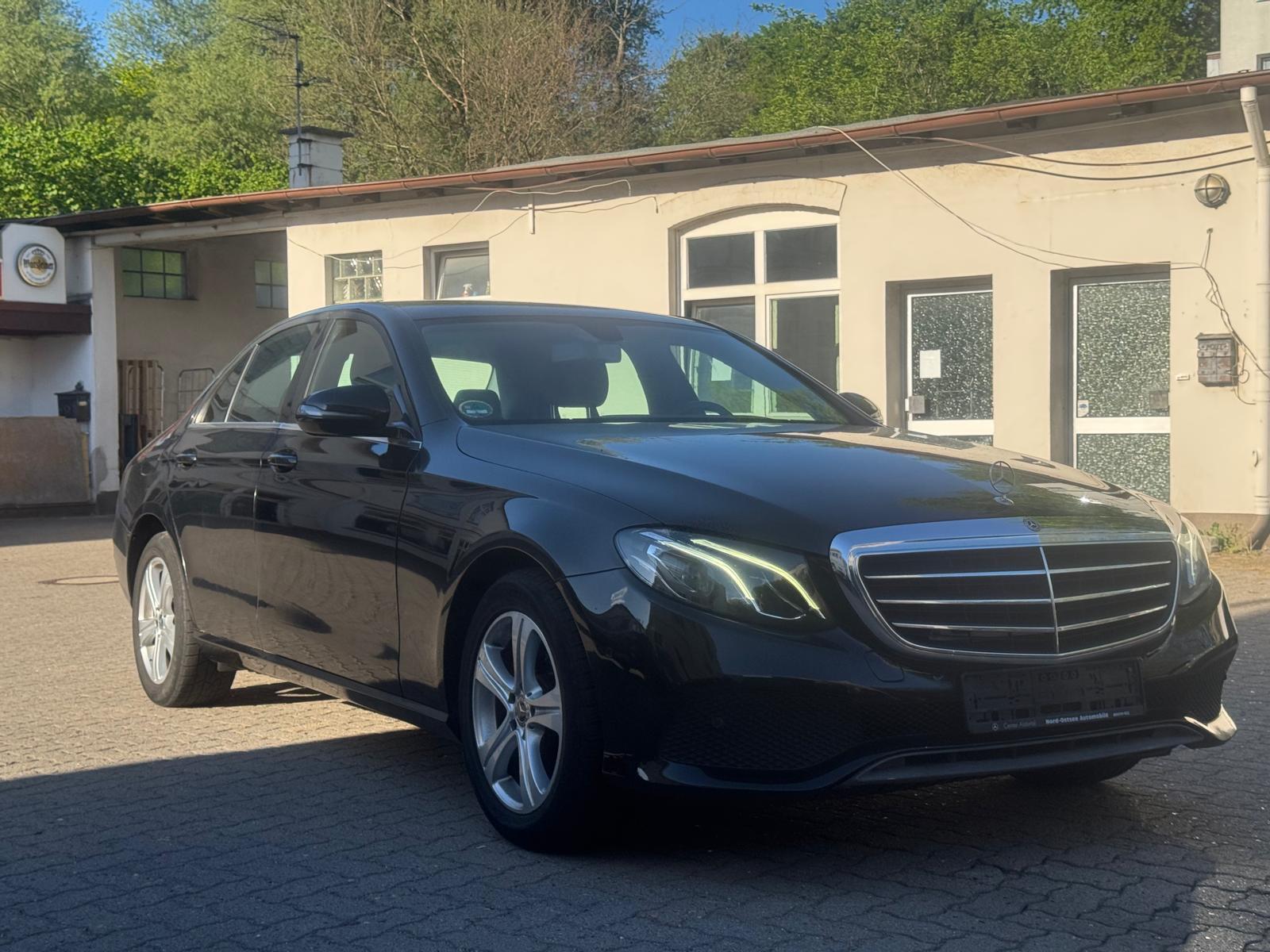 Mercedes-Benz E 200 E Limousine, Parksensoren ,Camera,Xcenon,