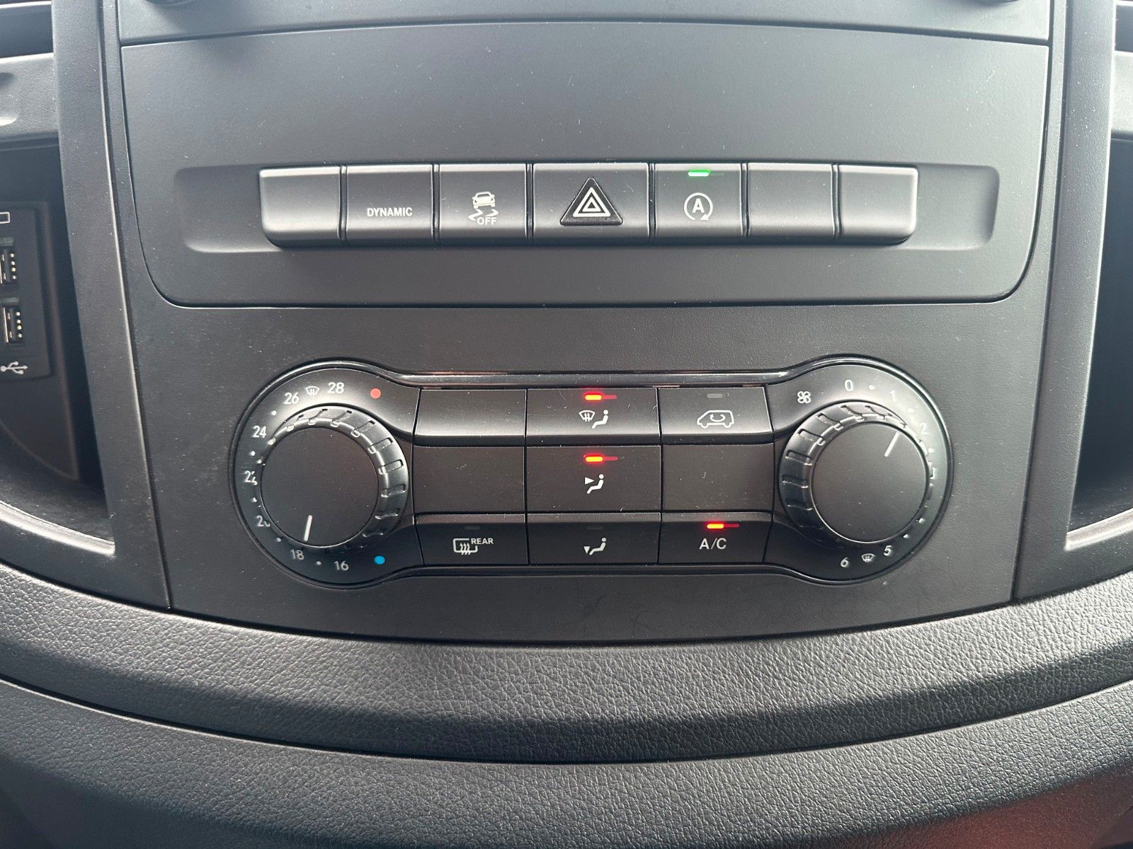 Fahrzeugabbildung Mercedes-Benz Vito 119 CDI Tourer 3200 Klima AHK Tempomat