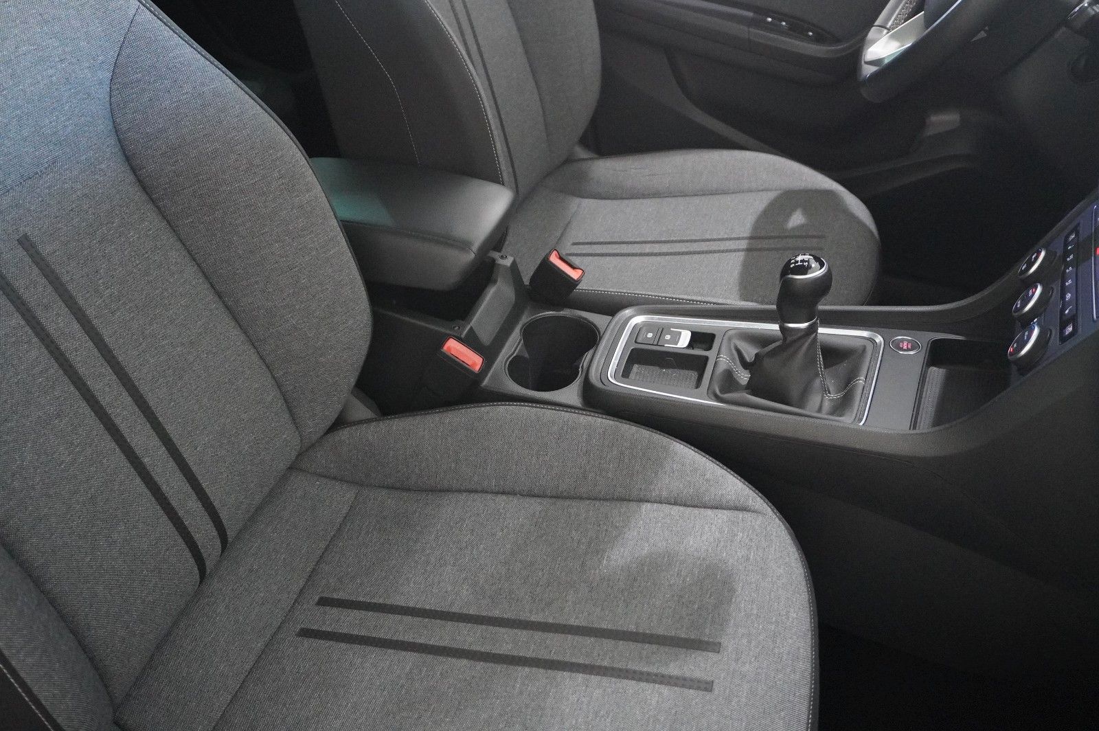 Fahrzeugabbildung SEAT Ateca 2.0 TDI STYLE NAVI/LED/SHZ/TEMP./PDC/DAB+