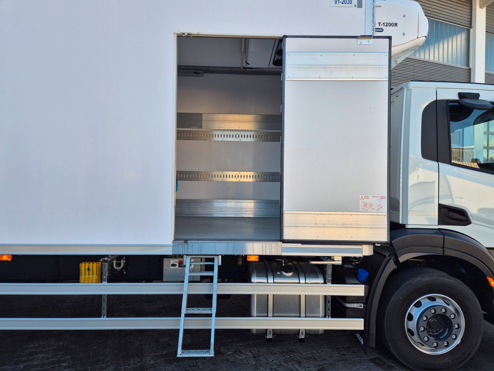 Fahrzeugabbildung Iveco S-Way 400 4x2 Kühlkoffer, LBW, Thermoking T1200R
