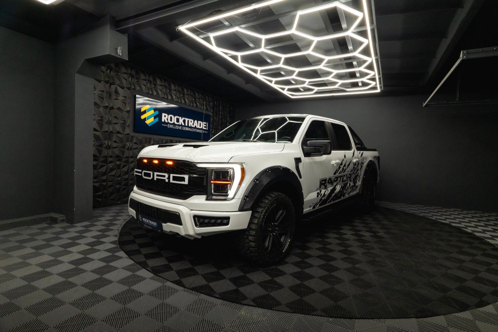 Fahrzeugabbildung Ford F150 5.0L V8 4x4 Offroad SuperCrew RAPTOR 19%