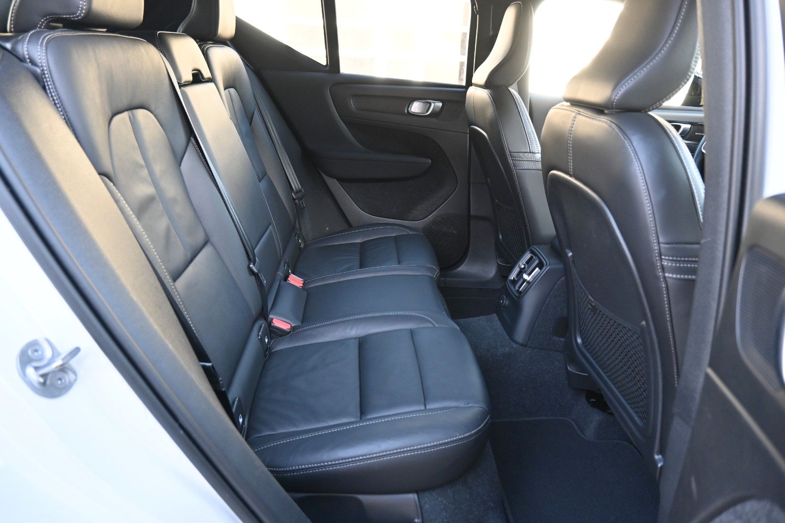 Fahrzeugabbildung Volvo XC40 T5 Recharge Plus Dark*H&K*BLIS*RFK*AHK