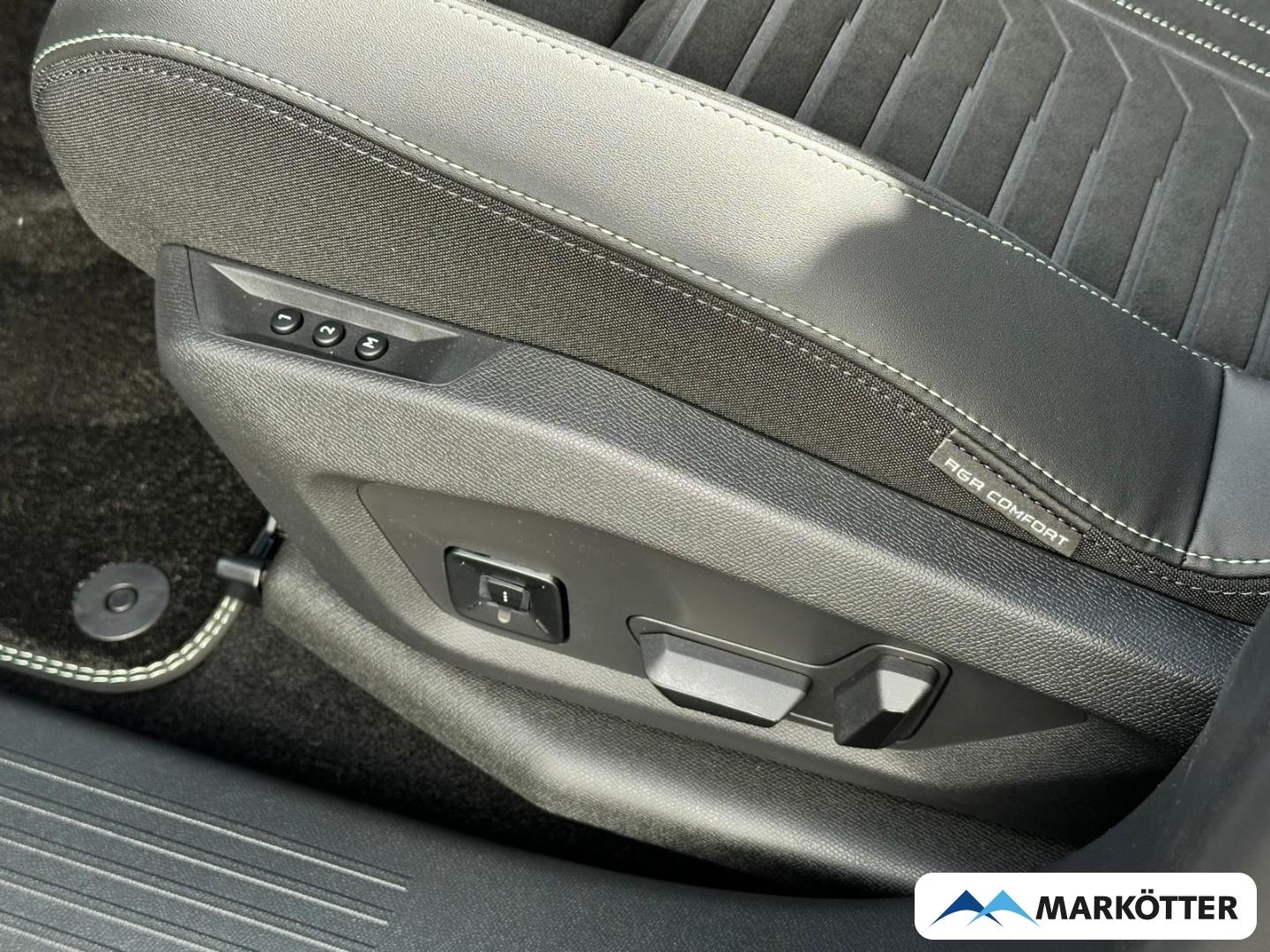 Peugeot 3008 GT Plug-In Hybrid 225 AHK/360°/Massage/Pano