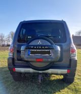 Mitsubishi Pajero 3,2 DI-D 4WD Automatik - - Mitsubishi Pajero mit Diesel-Antrieb: A