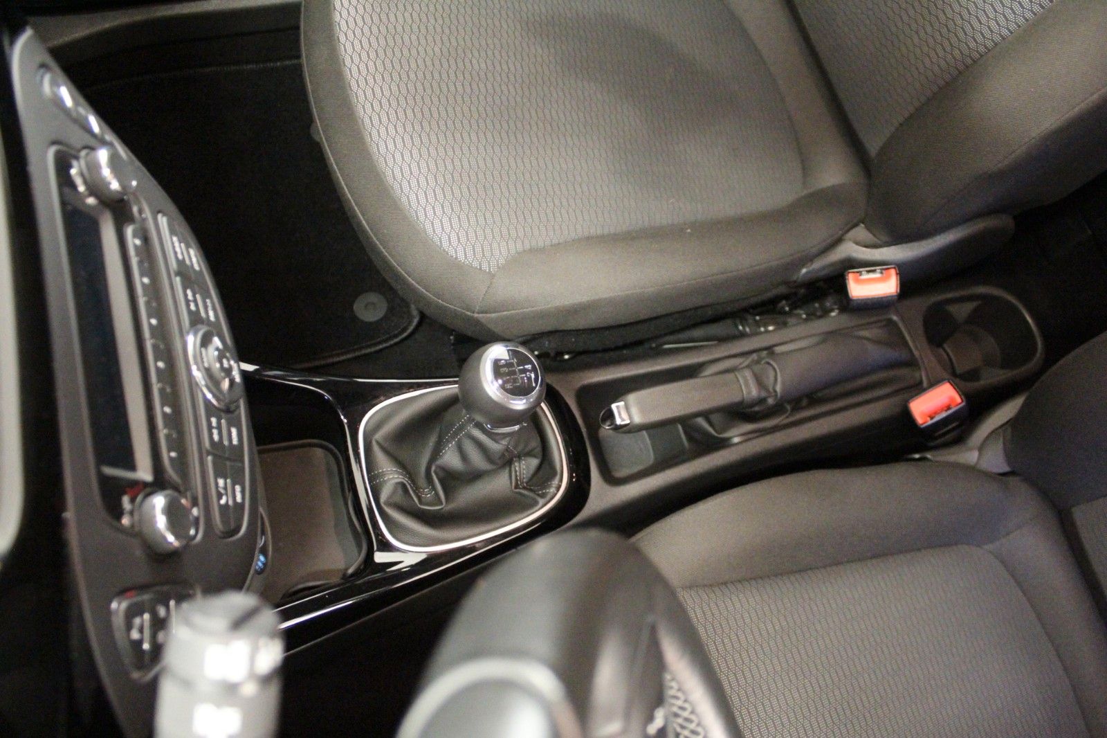 Fahrzeugabbildung Opel Corsa E 1.4 Active Winterpaket*AHK