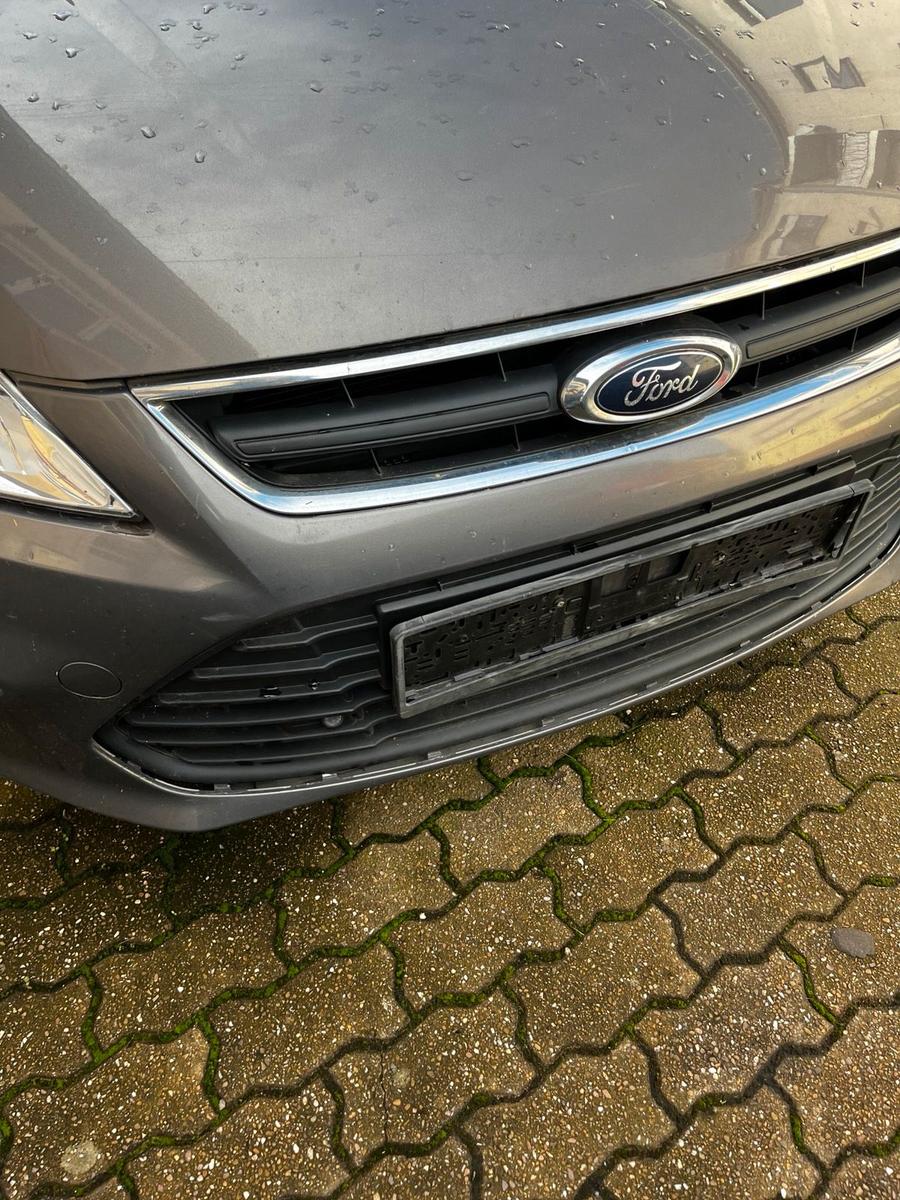 Ford Mondeo 2011 — interior